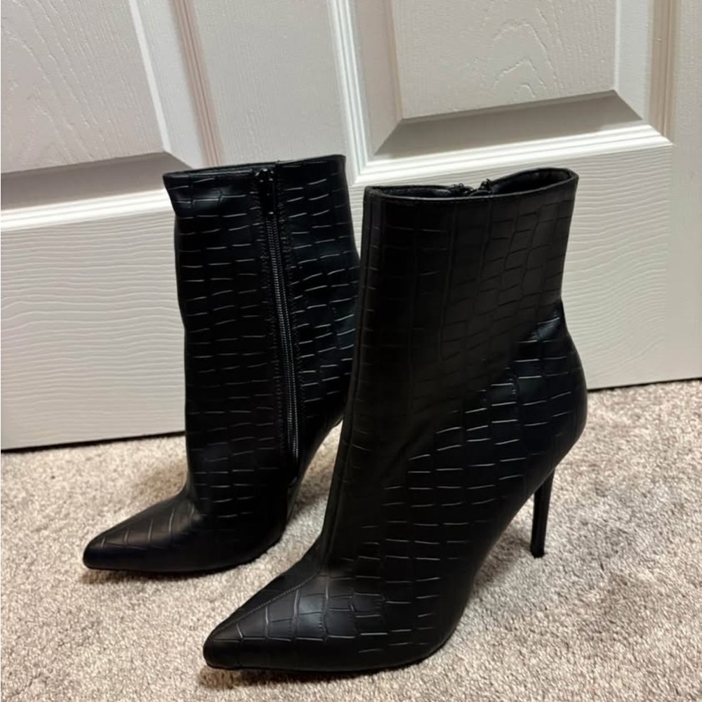 Fashion Nova Black Textured Heeled Boots